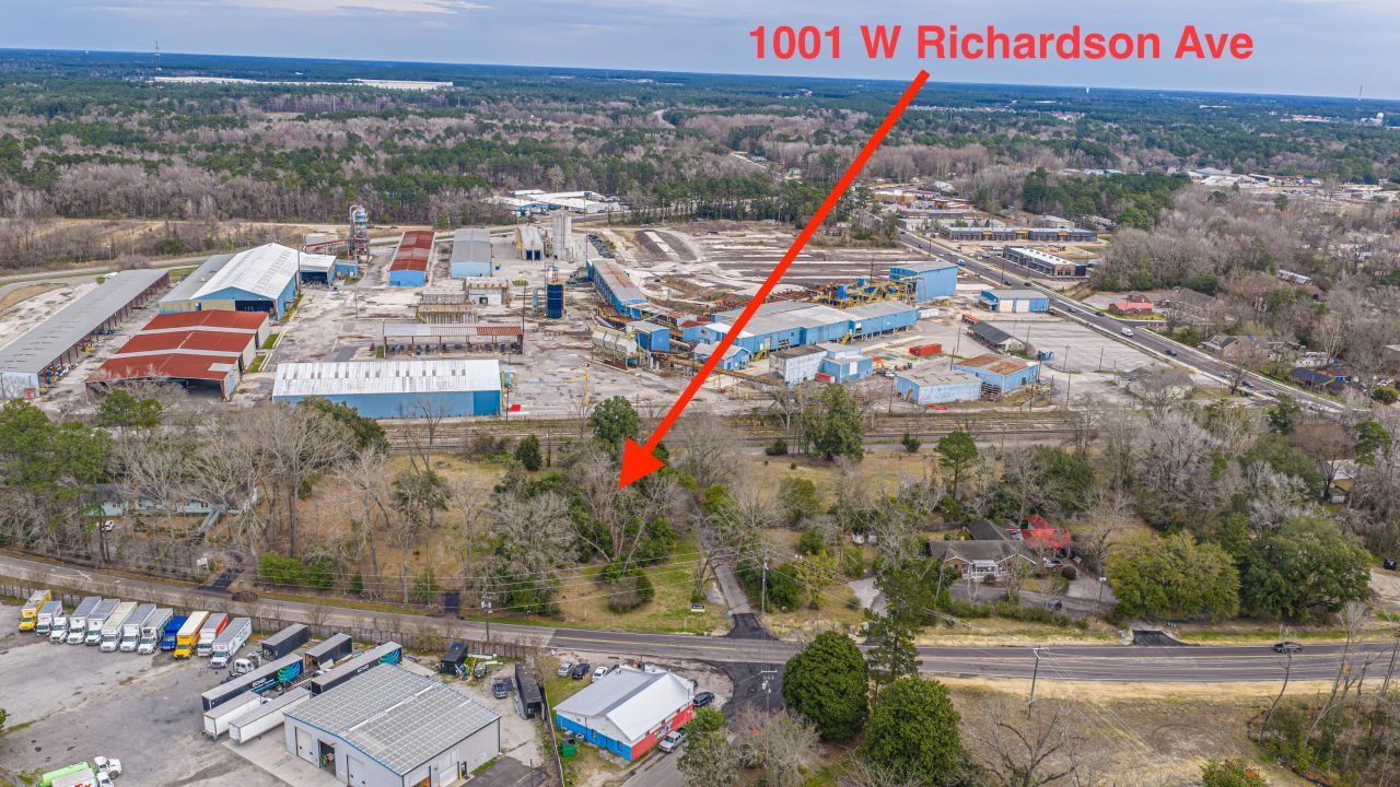 1001 W Richardson Avenue  Photo 9