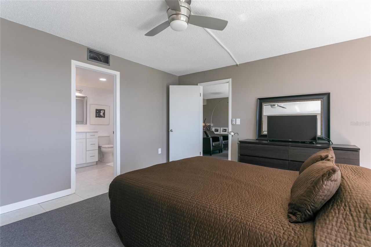 7600 Sun Island Drive S, Unit 707, South Pasadena, FL 33707 Photo
