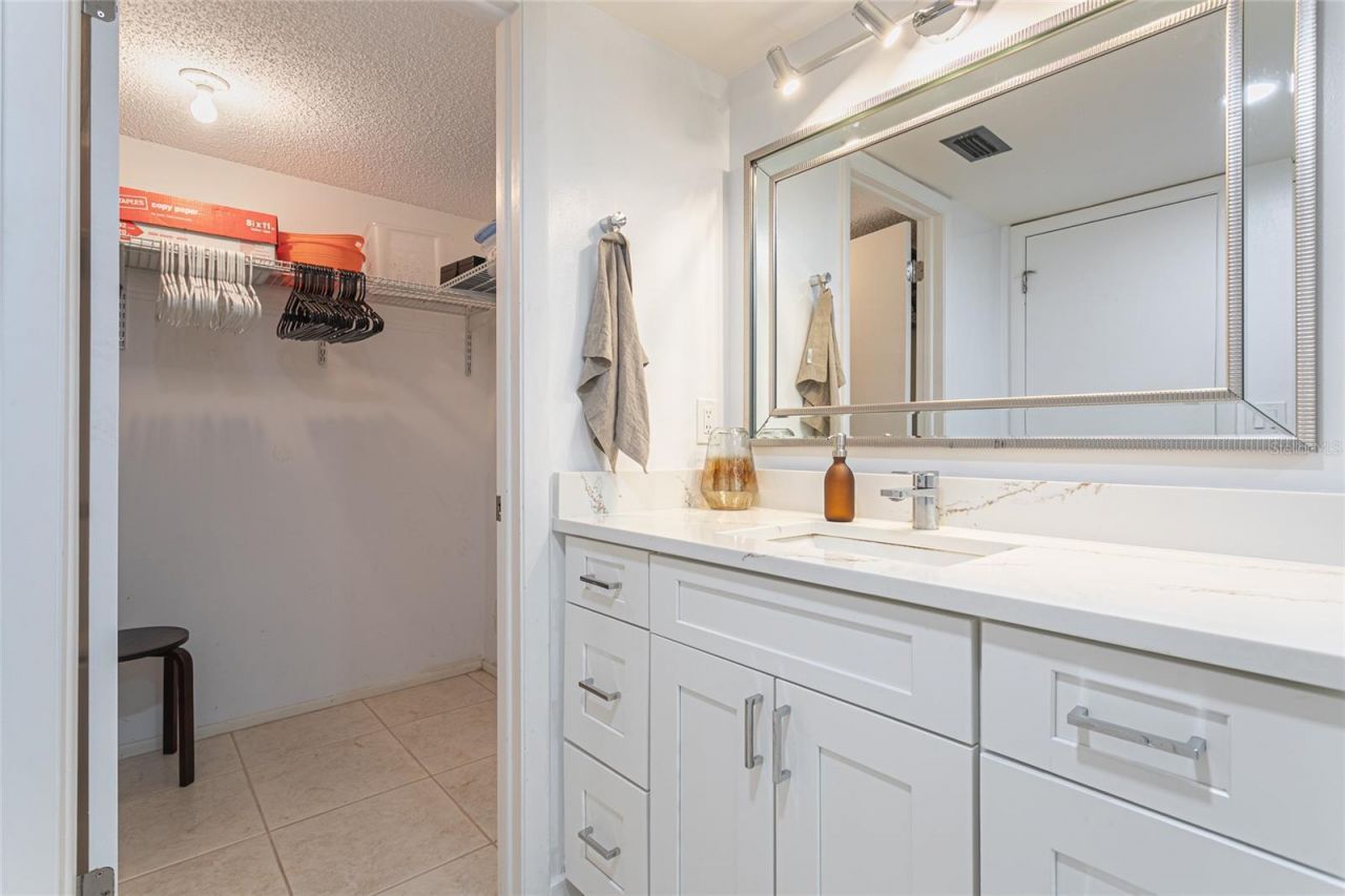 7600 Sun Island Drive S, Unit 707, South Pasadena, FL 33707 Photo