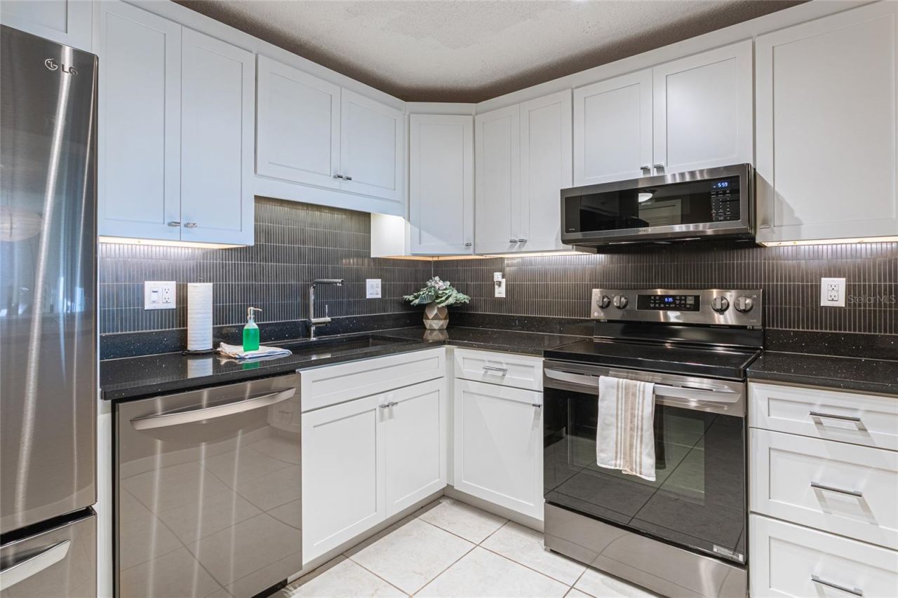 7600 Sun Island Drive S, Unit 707, South Pasadena, FL 33707 Photo