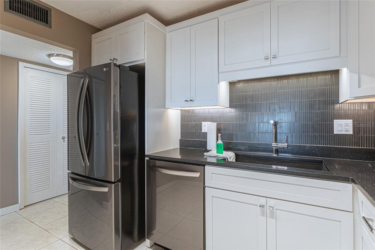 7600 Sun Island Drive S, Unit 707, South Pasadena, FL 33707 Photo