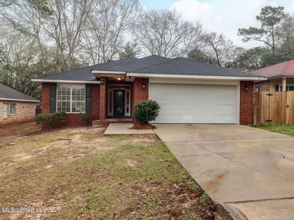 9834 Pokai Way, Diamondhead, MS 39525