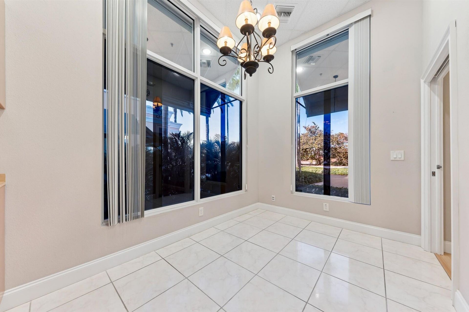 826 N Dixie Highway, Unit 11-15, Lantana, FL 33462 Photo