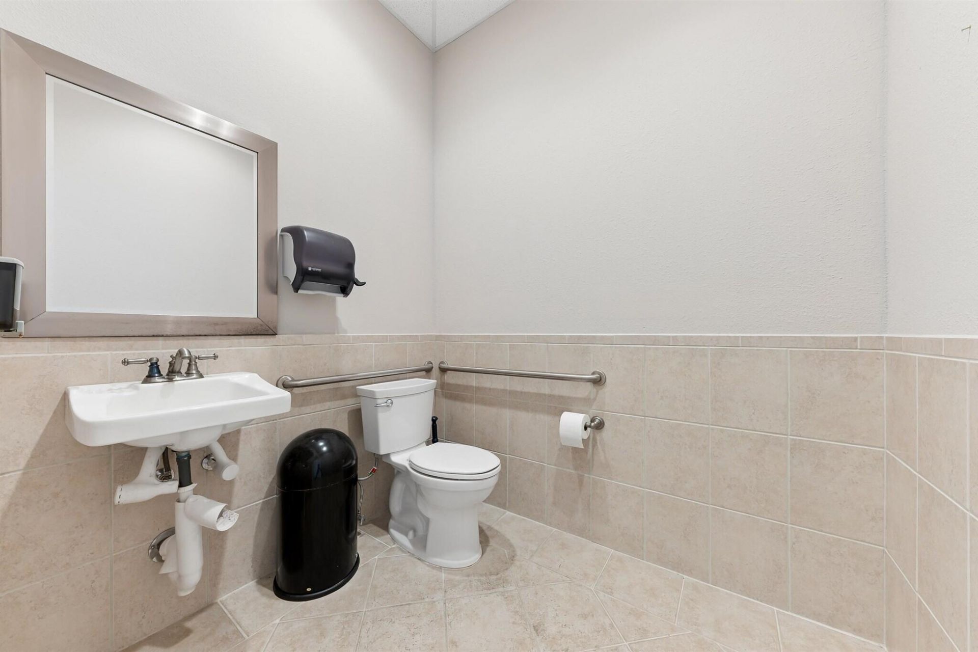 826 N Dixie Highway, Unit 11-15, Lantana, FL 33462 Photo