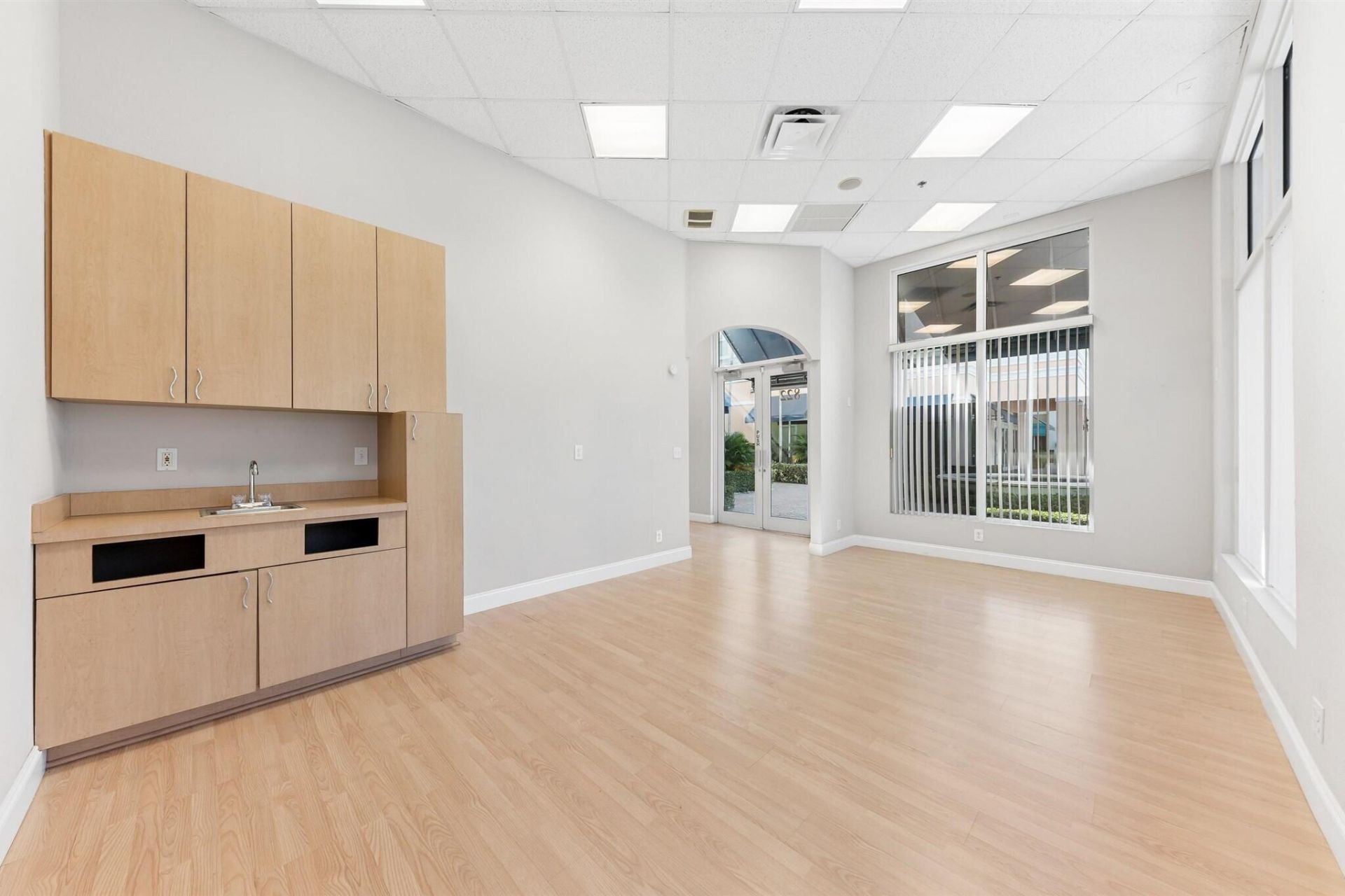 826 N Dixie Highway, Unit 11-15, Lantana, FL 33462 Photo