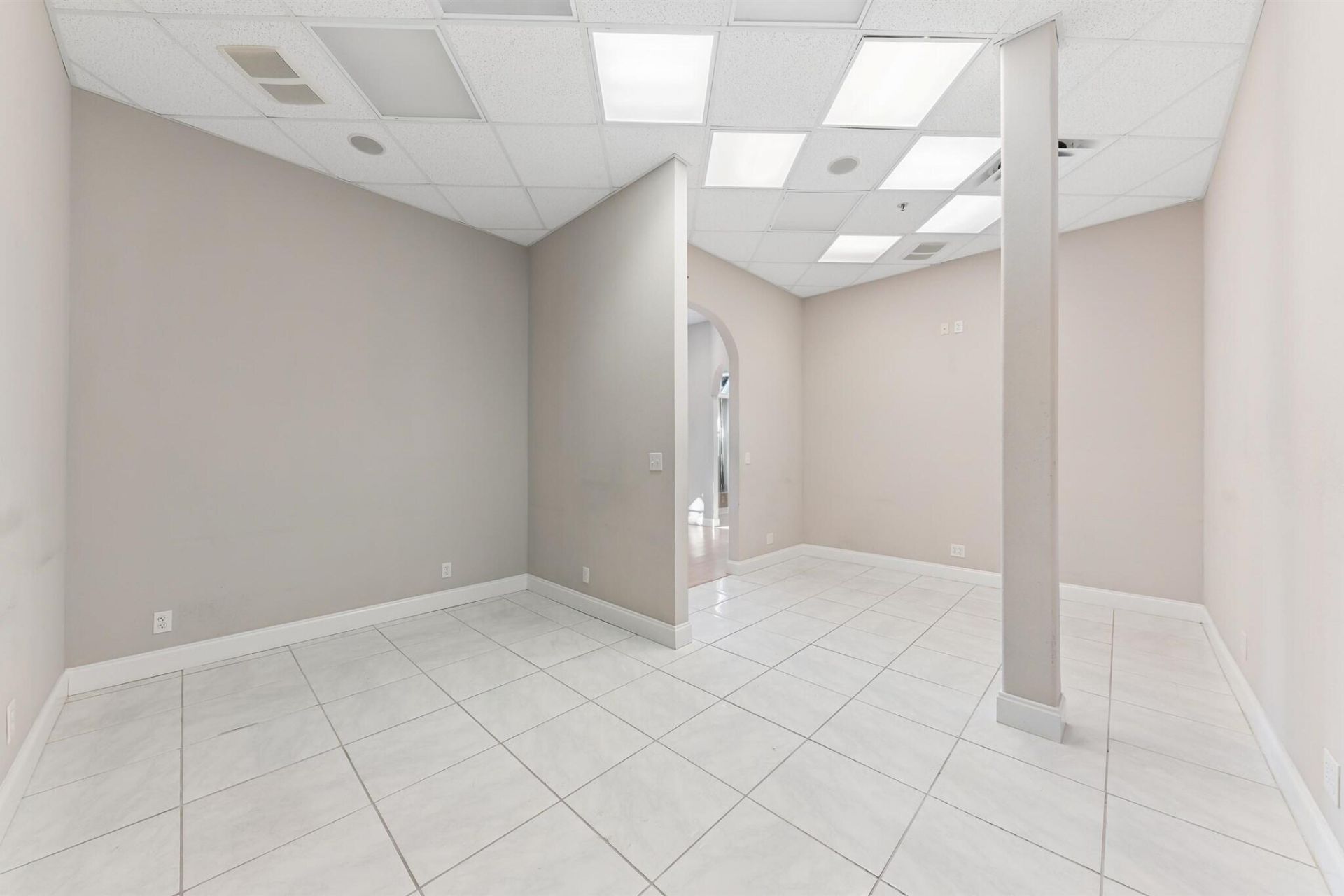 826 N Dixie Highway, Unit 11-15, Lantana, FL 33462 Photo