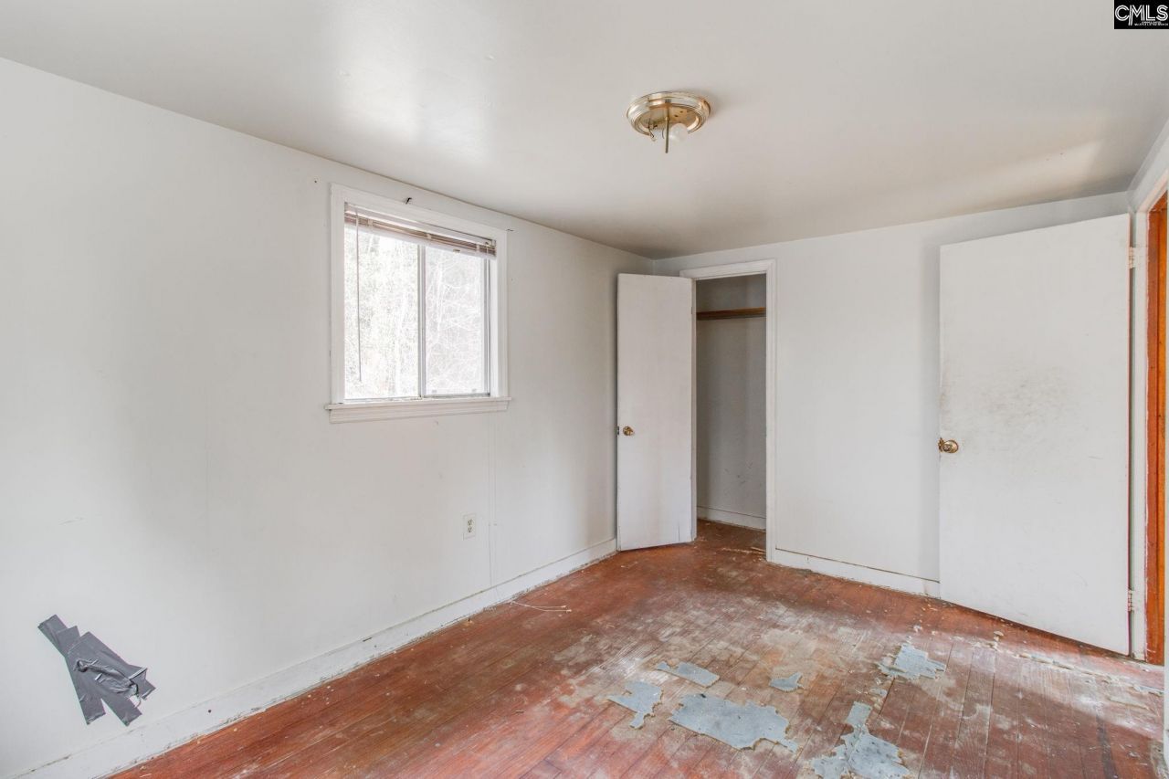 208 Kennerly Road  Photo 6