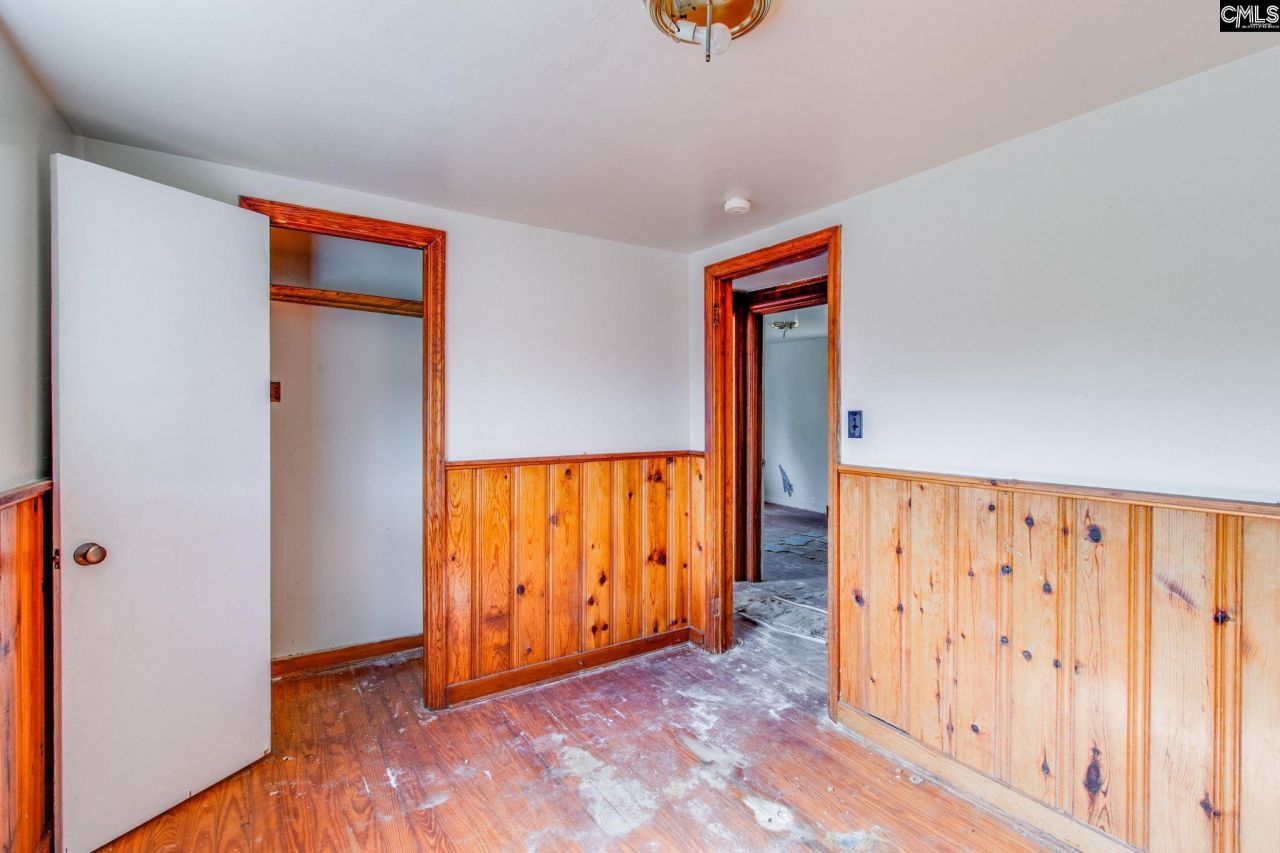 208 Kennerly Road  Photo 7