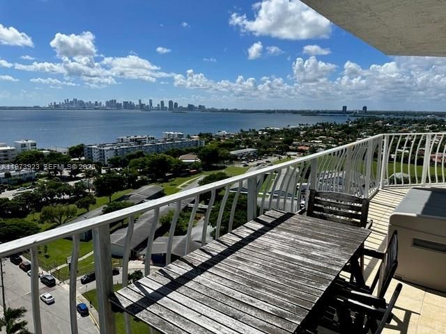 7601 E Treasure Dr , Unit 1905, North Bay Village, FL 33141 Photo