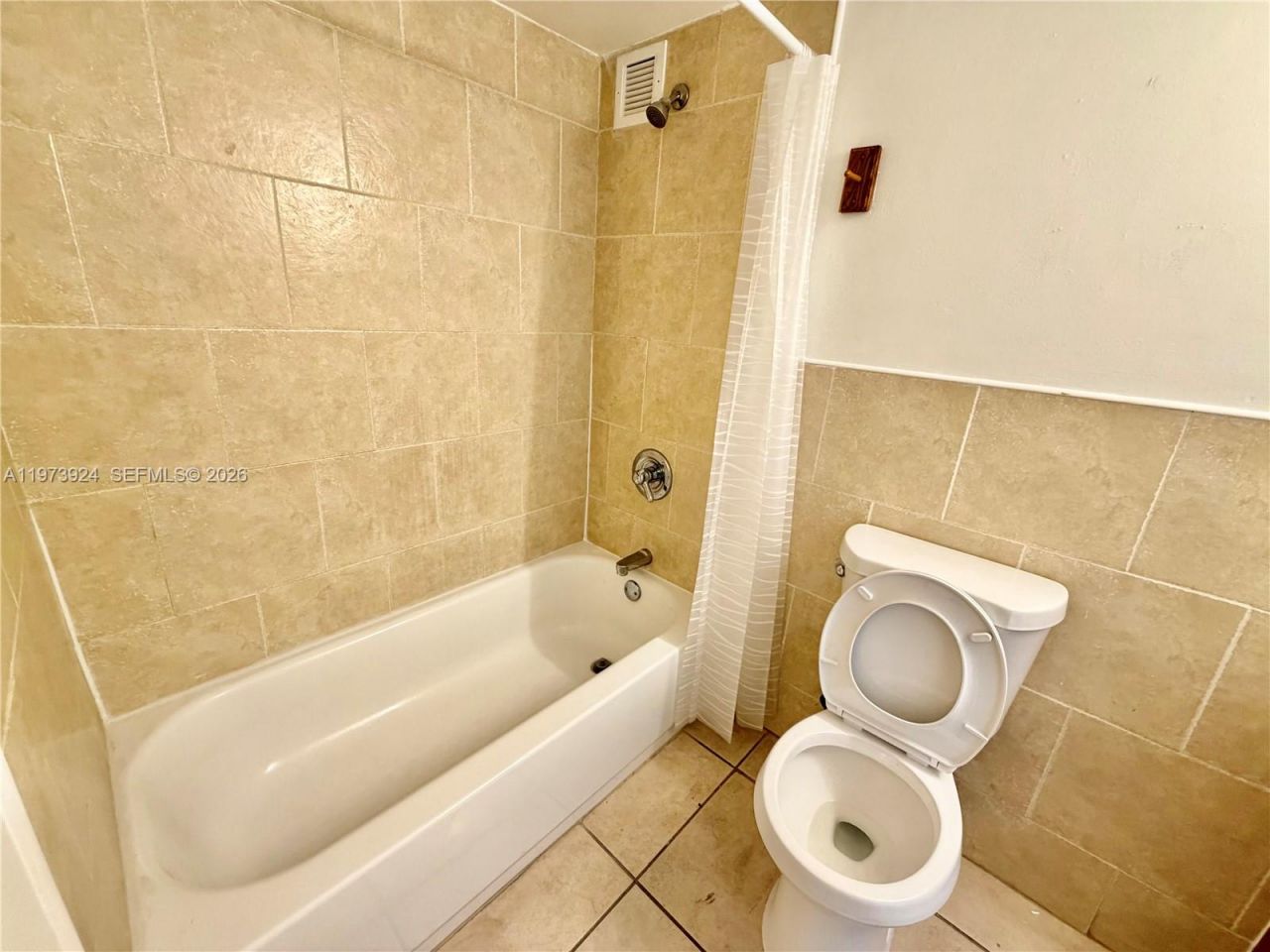 2008 Jackson St, Unit D7, Hollywood, FL 33020 Photo