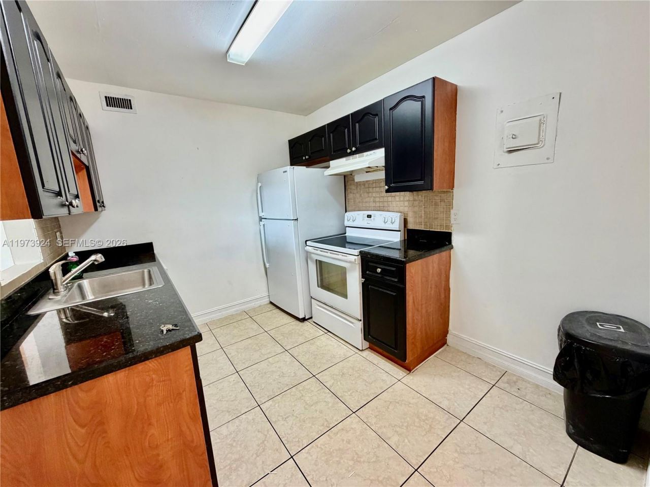 2008 Jackson St, Unit D7, Hollywood, FL 33020 Photo