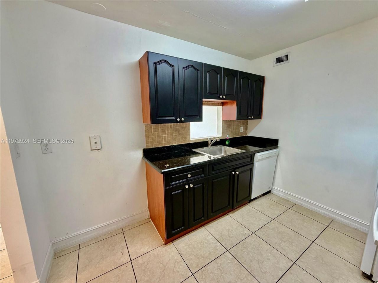2008 Jackson St, Unit D7, Hollywood, FL 33020 Photo