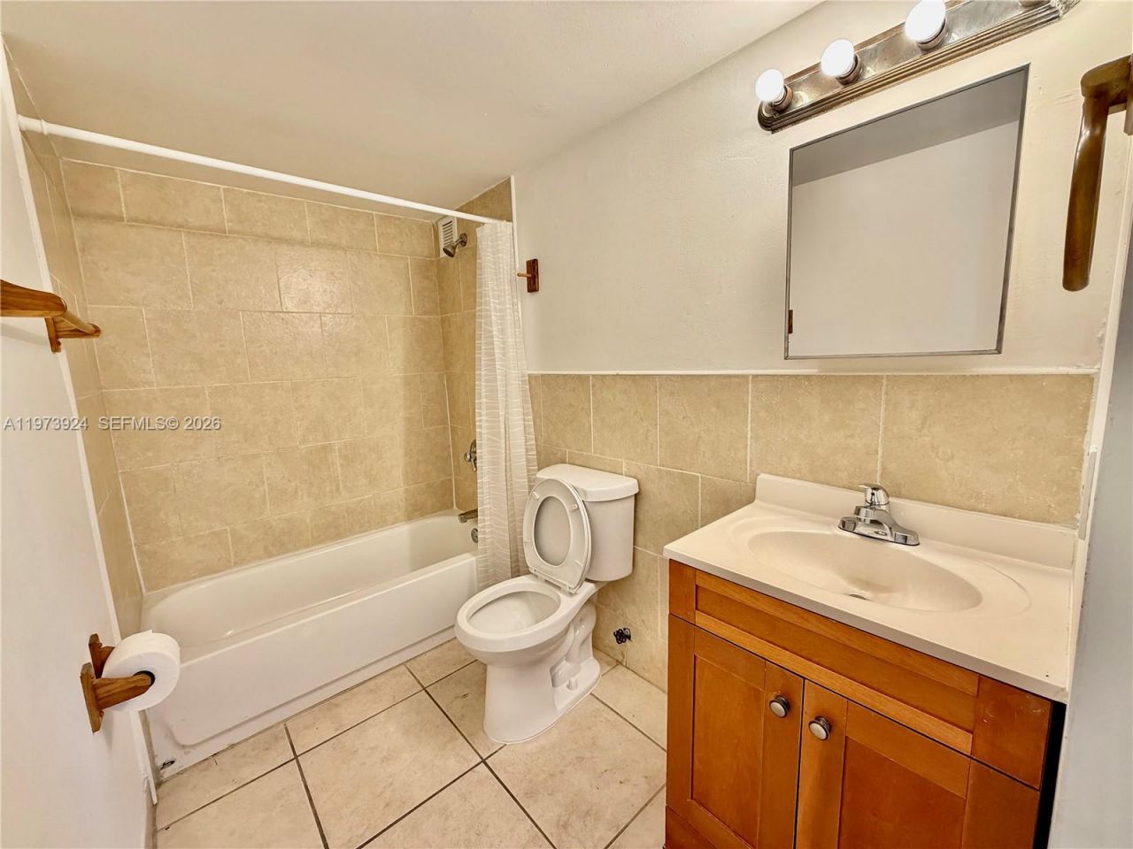 2008 Jackson St, Unit D7, Hollywood, FL 33020 Photo