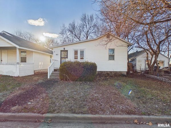 411 N MADISON Street, Lincoln, IL 62656
