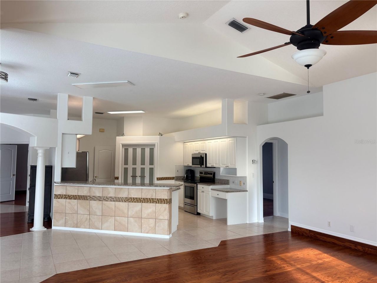 7207 39th Lane E, Sarasota, FL 34243 Photo