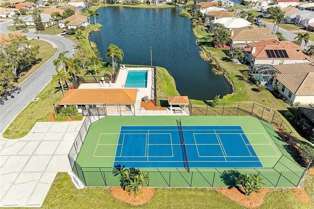 7207 39th Lane E, Sarasota, FL 34243 Photo