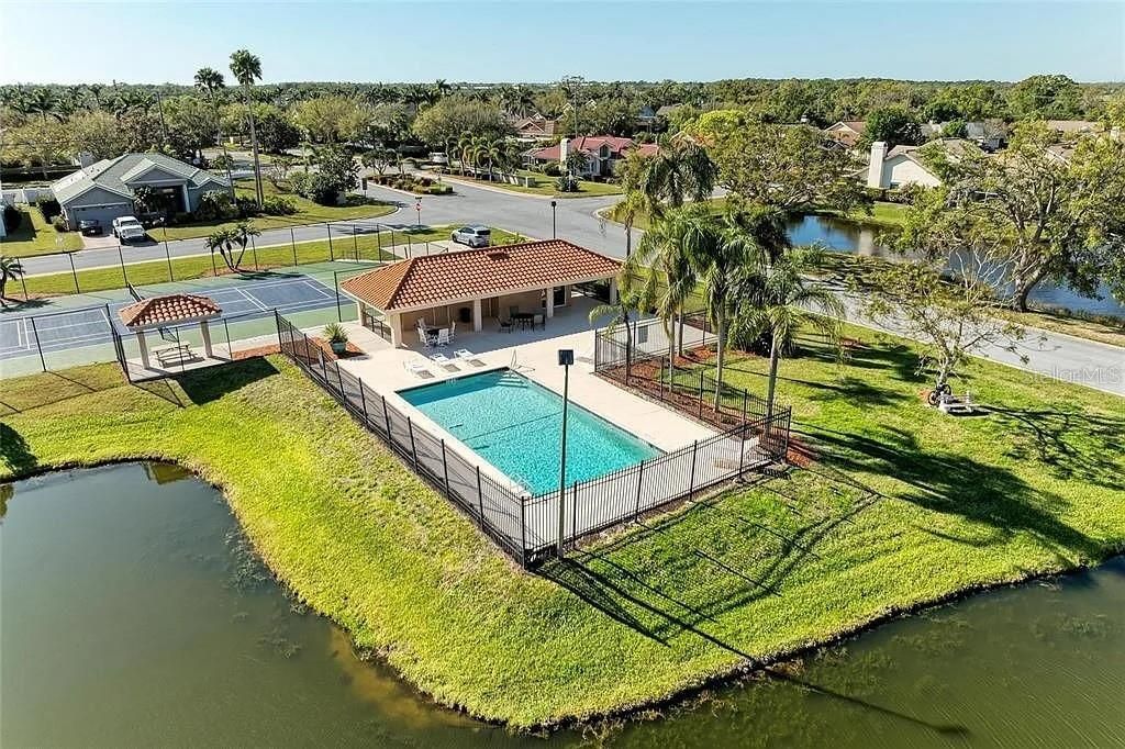 7207 39th Lane E, Sarasota, FL 34243 Photo