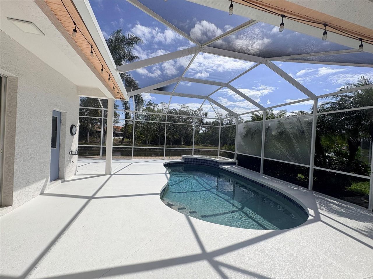 7207 39th Lane E, Sarasota, FL 34243 Photo