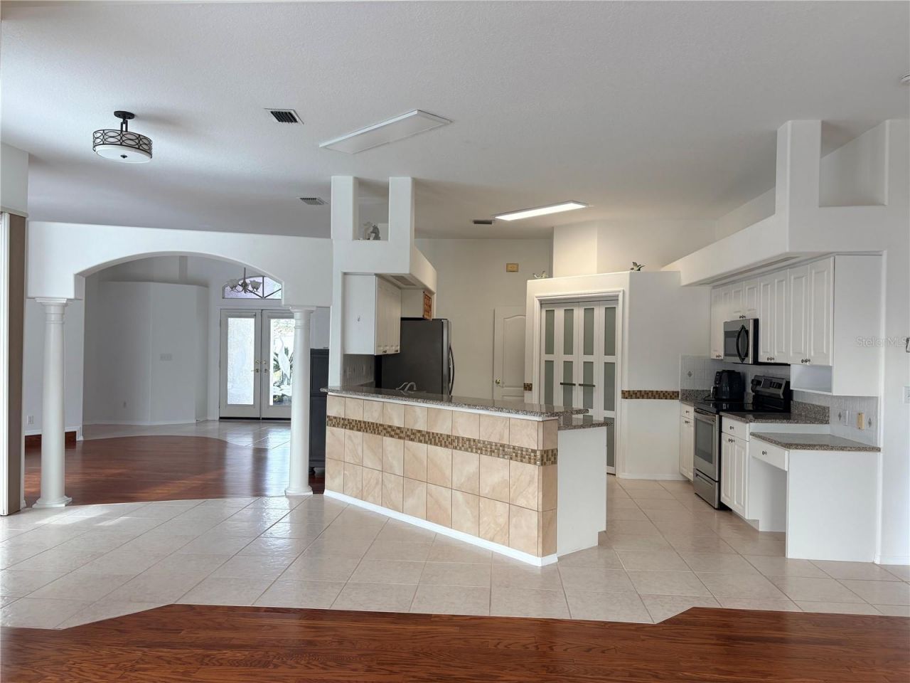 7207 39th Lane E, Sarasota, FL 34243 Photo