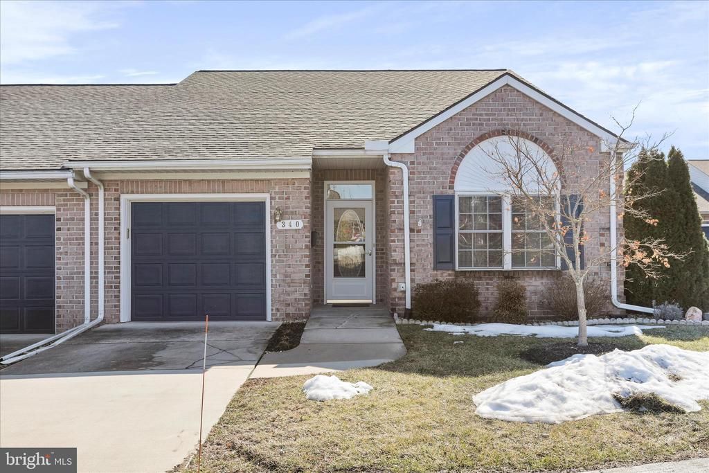340 Sunbrook Lane, Hagerstown, MD 21741 Main Photo