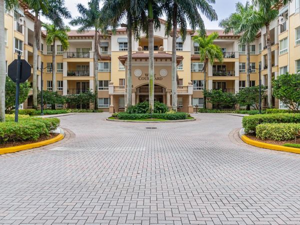 16101 Emerald Estates Dr, Unit 146, Weston, FL 33331