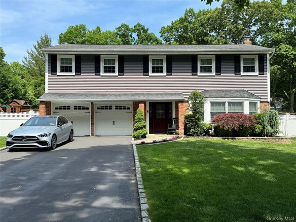 17 Erita Lane , Smithtown, NY 11787