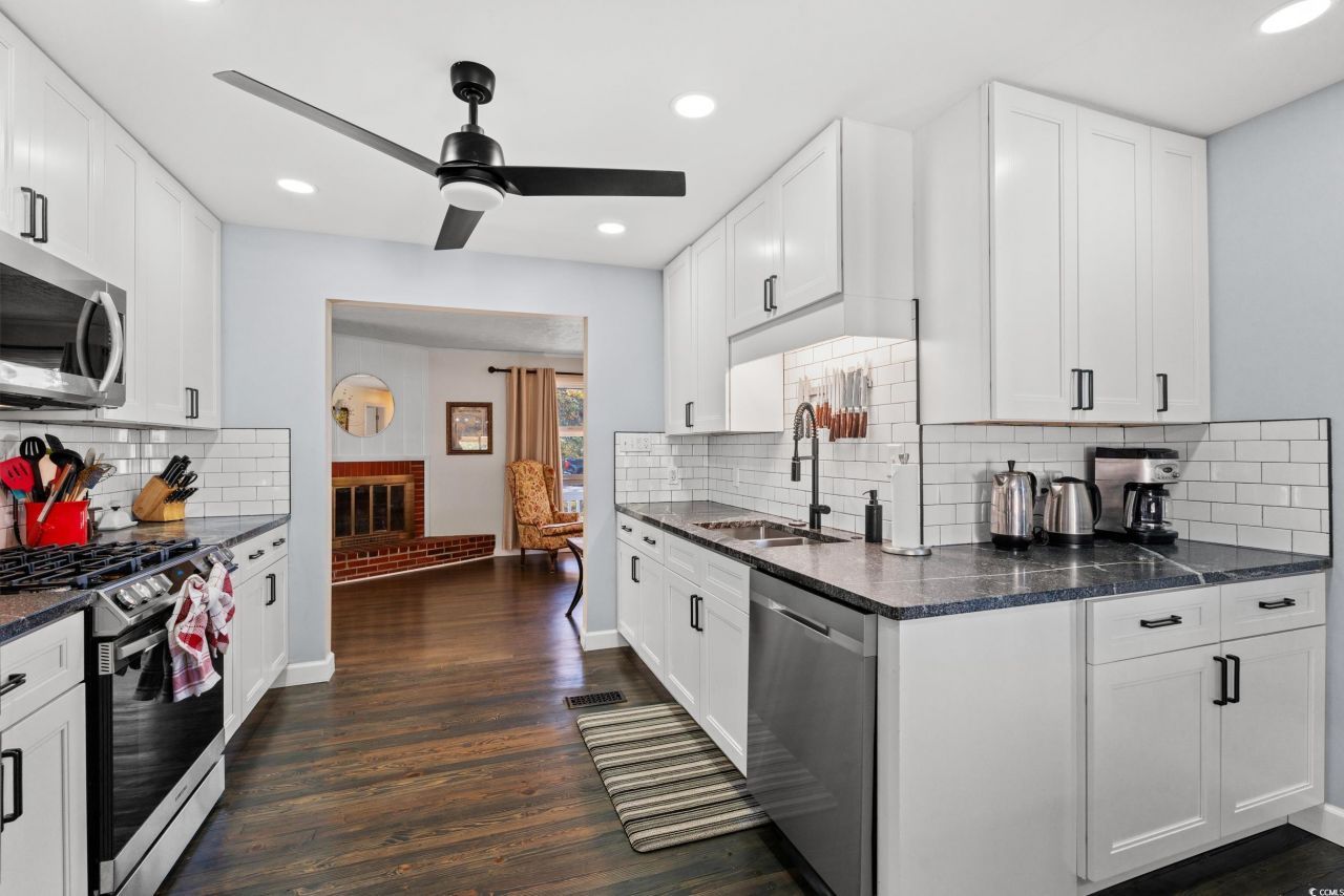 4405 Camellia Dr.  Photo 7