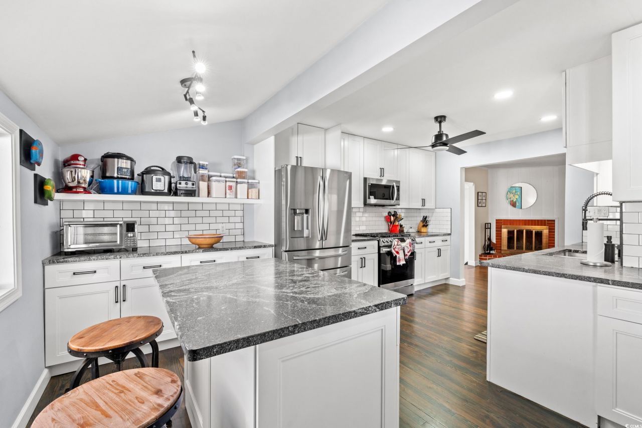 4405 Camellia Dr.  Photo 9