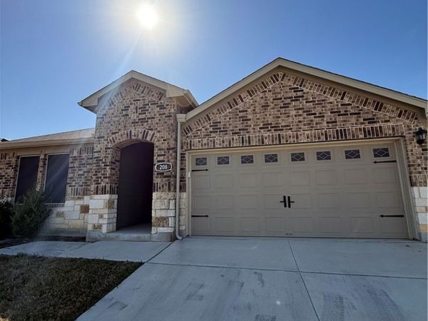 208 Yucca Drive , Seguin, TX 78155