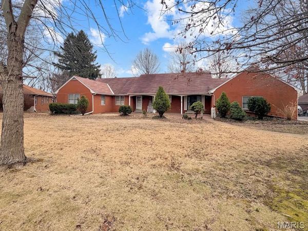 24 Weinel Drive , Fairview Heights, IL 62208