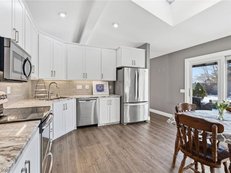 32933 Woodspring Circle, North Ridgeville, OH 44039 Photo 11