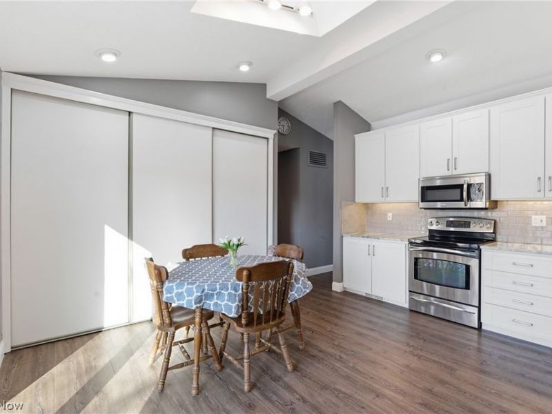 32933 Woodspring Circle, North Ridgeville, OH 44039 Photo 12