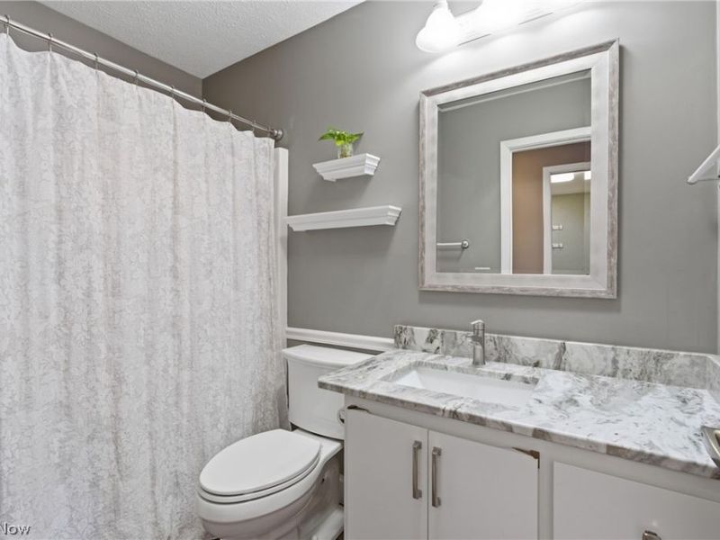 32933 Woodspring Circle, North Ridgeville, OH 44039 Photo 13