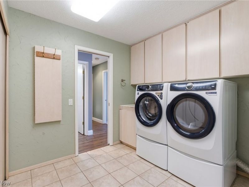 32933 Woodspring Circle, North Ridgeville, OH 44039 Photo 14