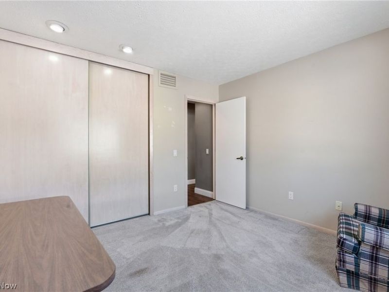 32933 Woodspring Circle, North Ridgeville, OH 44039 Photo 16