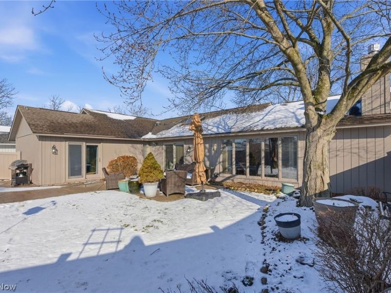 32933 Woodspring Circle, North Ridgeville, OH 44039 Photo 2