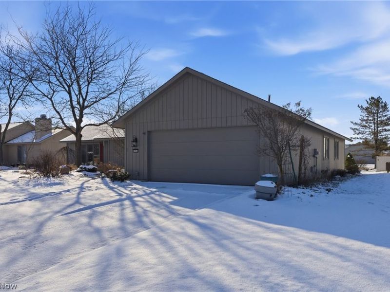 32933 Woodspring Circle, North Ridgeville, OH 44039 Photo 3