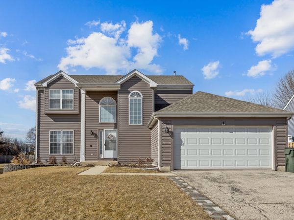 7 Elizabeth Court , Lake In The Hills, IL 60156