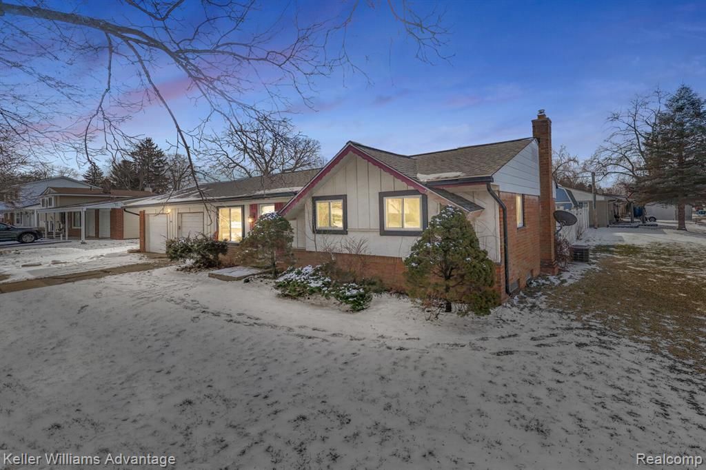 8735 Ringwood Drive, Commerce Township, MI 48382 Main Photo