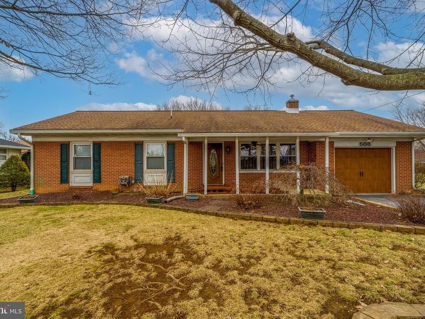 508 Oak Grove Drive, Lancaster, PA 17601 Main Photo