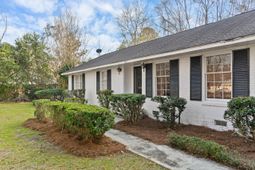 2243 Riverbank Drive photo 4