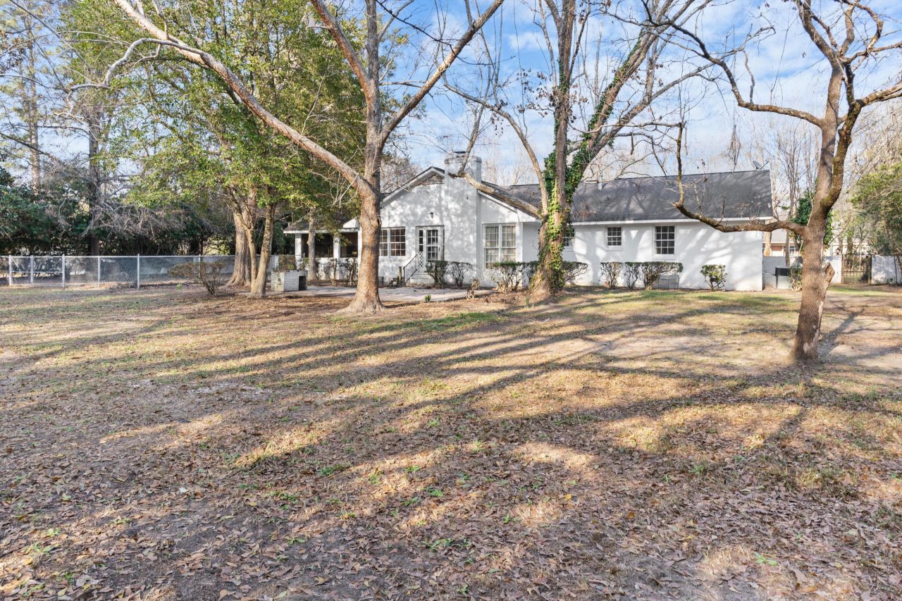 2243 Riverbank Drive Photo 6