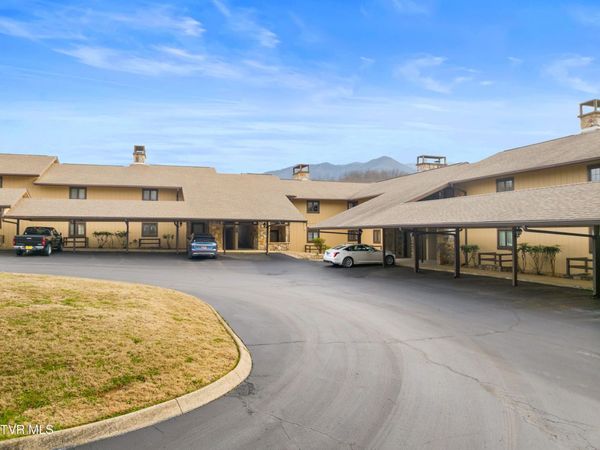 1824 Oriole Road, Unit Apt 305, Gatlinburg, TN 37738
