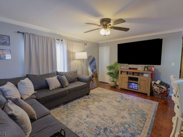 53 Broad St, Flemington, NJ 08822