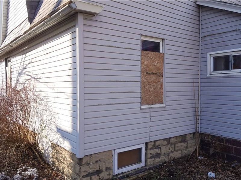 2407 Trussit Avenue, Youngstown, OH 44505 Photo 16