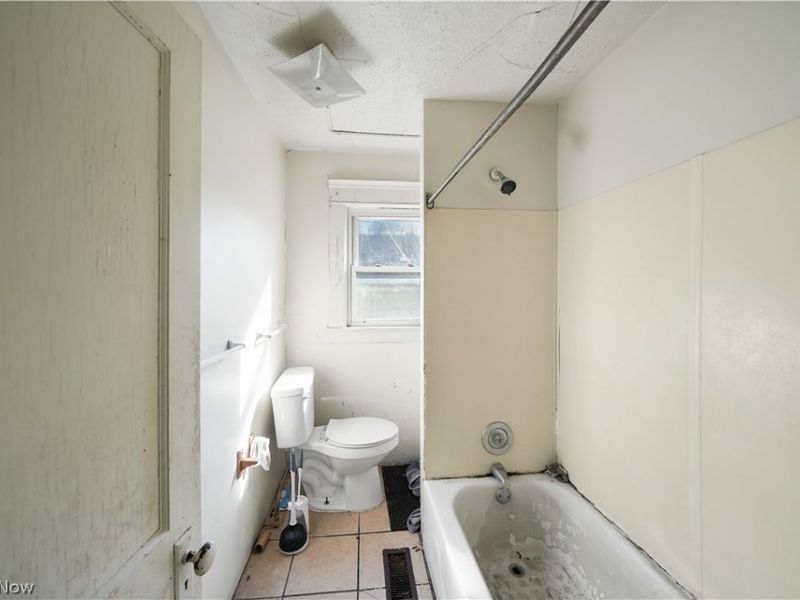 2407 Trussit Avenue, Youngstown, OH 44505 Photo 9