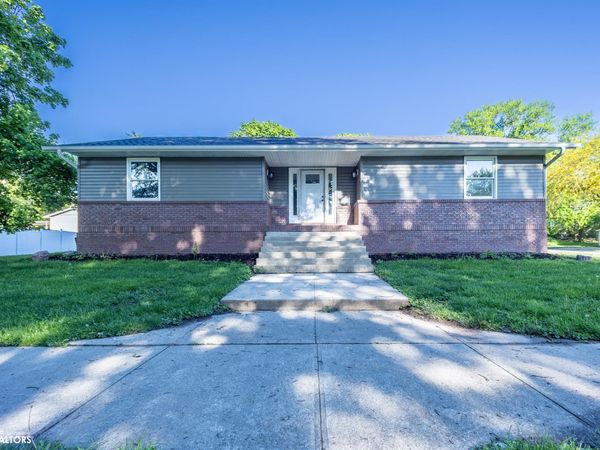 1611 Main Street, Hamburg, IA 51640