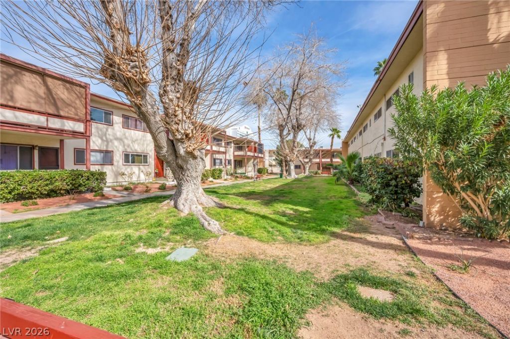 350 E Desert Inn Road, Unit 105, Las Vegas, NV 89109 Main Photo