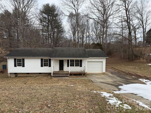 4154 Forest point Drive, Hickory, NC 28602