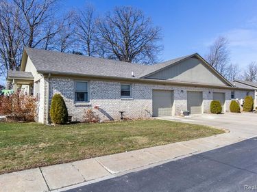 41837 King Edward Court, Clinton Twp, MI 48038